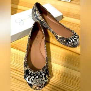 Jessica Simpson Snakeskin flats, size 6
